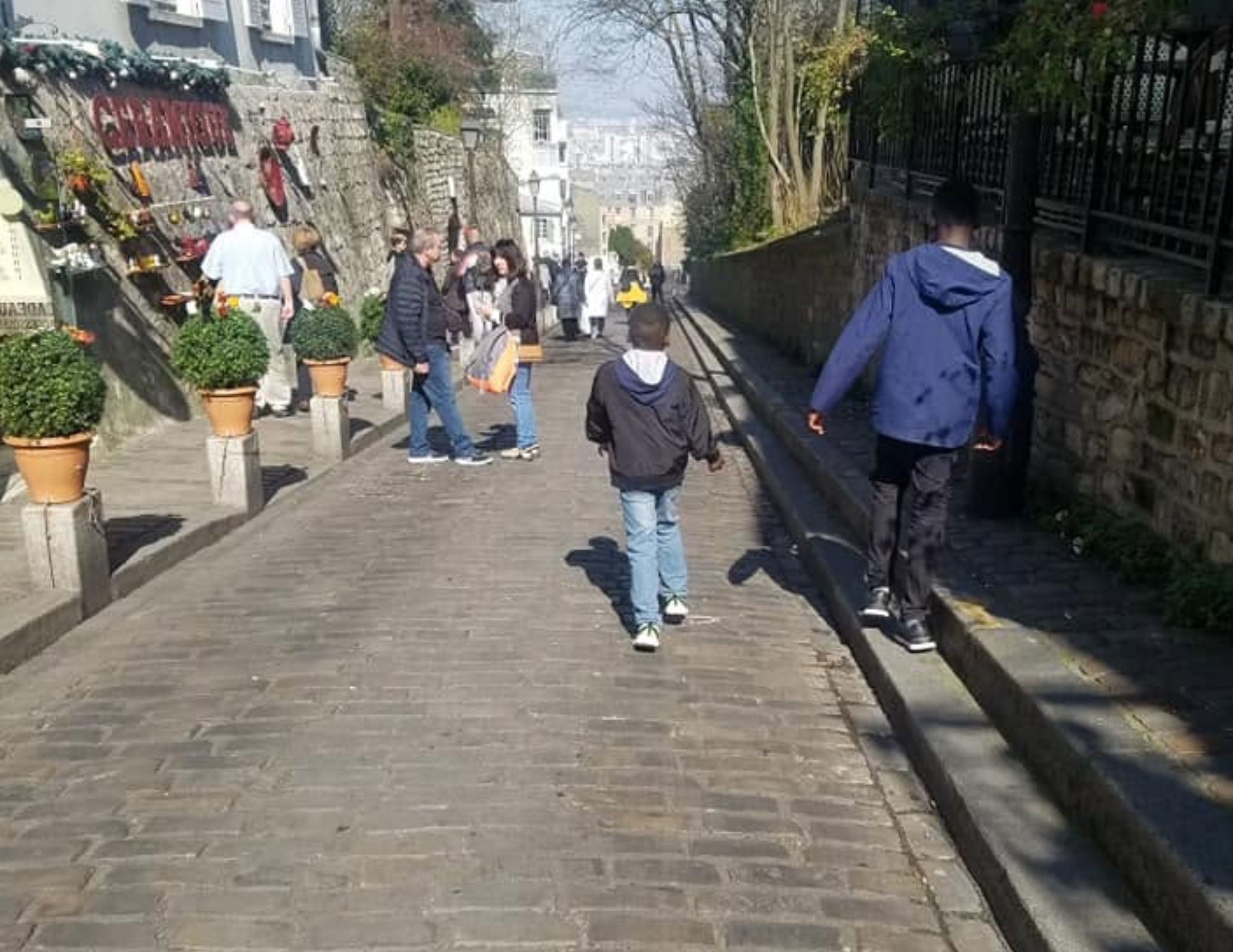 Paris Travel Guide (3).png